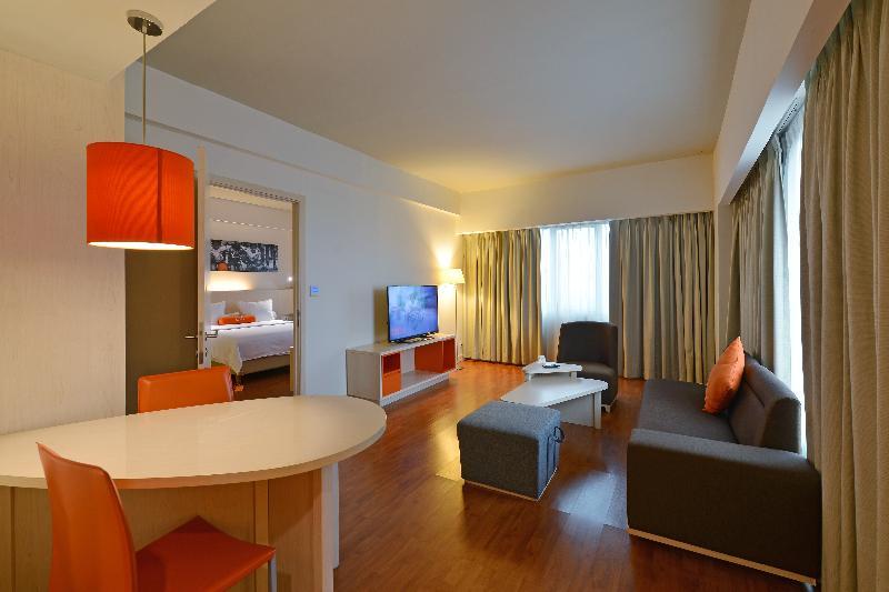 Harris Hotel & Conventions Ciumbuleuit Bandung Eksteriør billede